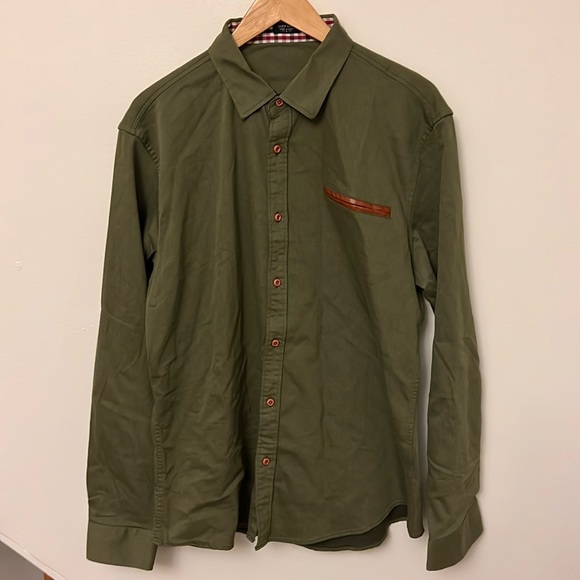 Trendy Men’s Olive Button Up - Picture 2 of 4